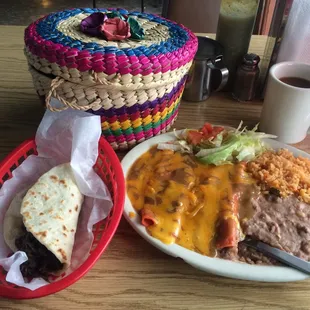Dang!!! Cheese enchiladas plate and a barbacoa taco con aguacate !