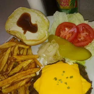 Steak Cheeseburger on Onion bun W/home fries..