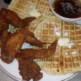 Chicken &amp; Buttermilk Waffles