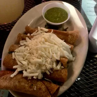 TAQUITOS DE TINGA DE POLLO