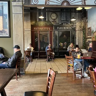 7/6/23 Interior, cool decor