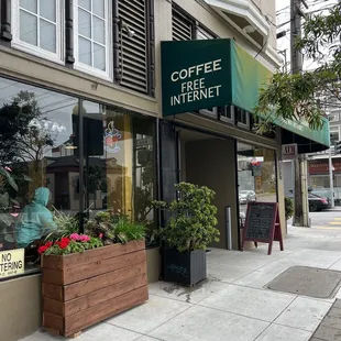 7/6/23 Exterior, entrance