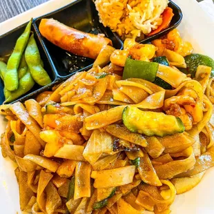 Drunken Noodles! Check out my food blog on Instagram! @diningwithkels