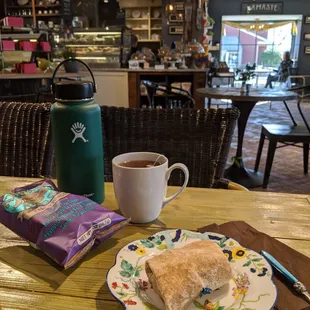 Food is pre packaged salads, sandwiches, and pastries. There&apos;s also a soup of the day, coffee, and a selection of teas
