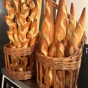 baskets of french bread