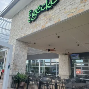 exterior of cafe gecko