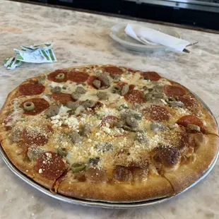 Small sausage, pepperoni and green olives