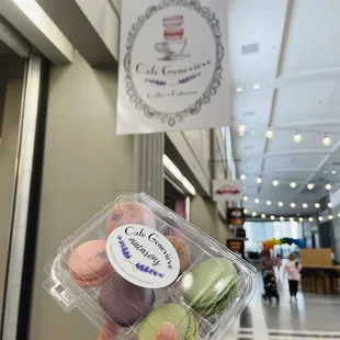 6-pk of macarons (only one &quot;o&quot;)