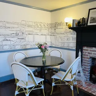 Four person table