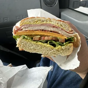Dry mediocre club sandwich
