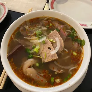 Bun bo 20. Spicy Hue Style Soup