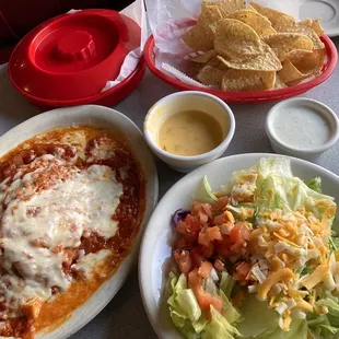 Chile Relleno, Dinner Salad, Queso