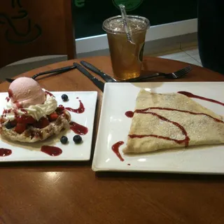 Strawberry Cheese Cake Crepe