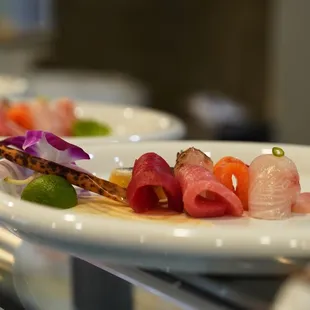 Sashimi by chef Young, cafe ile