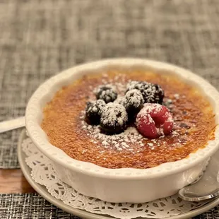 Berry crème brûlée