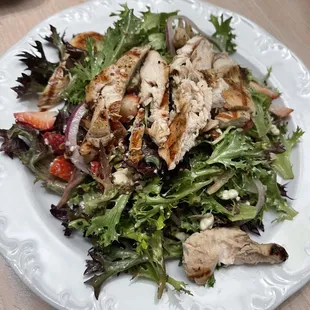 Grilled Chicken Strawberry Salad
