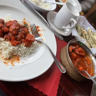 Chicken Vindaloo; spicy  but great, Naan