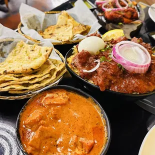 LET&apos;S BUTTER THE CHICKEN, tandoori chicken, garlic naan, roti, boneless chicken byriani