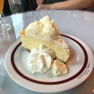 White Chocolate Amaretto Cheesecake