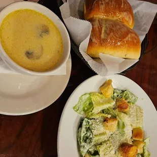 César salad, soup of the day