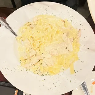 Chicken Chicken Fettuccine alfredo