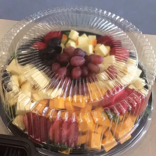 Cheese and cracker tray