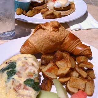 Crab Cake Benedict