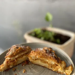 Pumpkin spice croissant ($6.50)  IG: @ohmyono