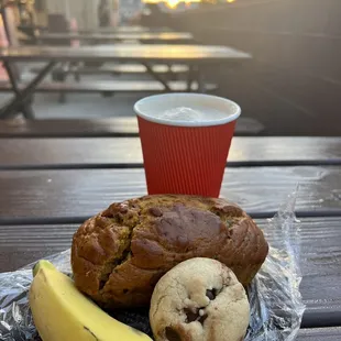 Hoy! Breakfast in paradise courtesy of Kyra (cookies) &amp; Terry (pumpkin bread). Kyra Coffee &amp; DonQ banana :D
