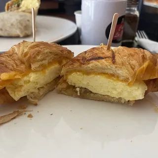 TWO TOPPINGS CROISSANT