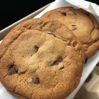 CHOCOLATE CHIP COOKIE