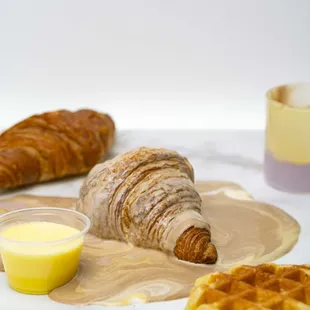 Croissant with our special dipping cream.