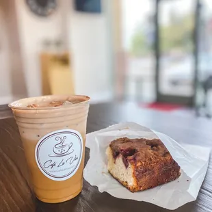 Vietnamese Hazelnut Tiramisu &amp; Strawberry Muffin Cake