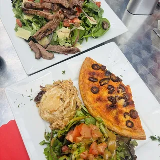 Grilled Herbs Skirt Steak Salad