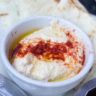 Hummus bi Tahini