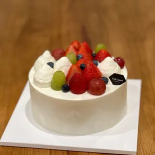 Cloud cake (fresh type).  design change time to time.