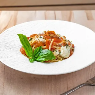 Alla Caprese Linguine