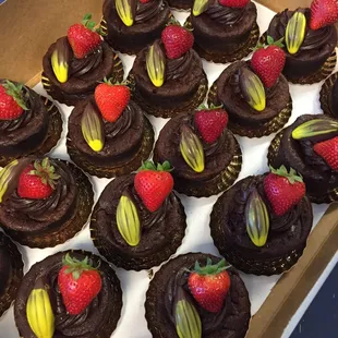 cupcakes, food, dessert