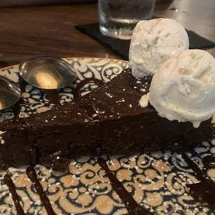 Chocolate Cake with ice cream