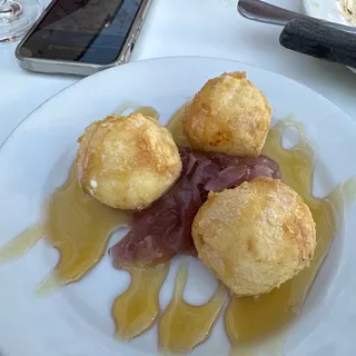 Queso Frito Con Cebolla Y Miel