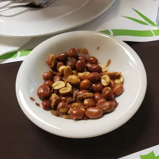 Love the garlic peanuts!