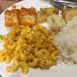 Mac-n-cheese, jasmine rice, roasted potatoes and fish. Some delicious items on the buffet!