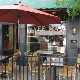 tables and chairs outside a restaurant