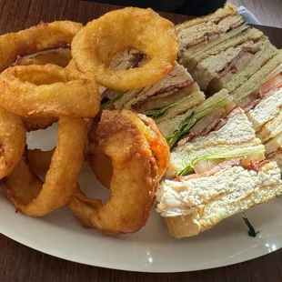 Club with onion rings