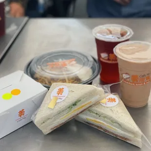 Black Pepper Teppan Noddle, Pancake, Togo House Special Sandwich, Classic Cafe Mei Black Tea, Classic Taiwanese Milk Tea @lesminaddio