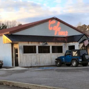 Cafe Mike's from Harper Road