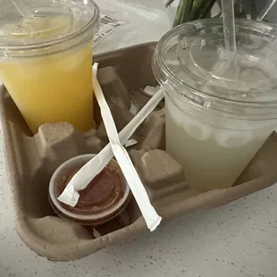 Mango lemonade on the left, traditional on the right. Both great! Sauce is sweet and sour