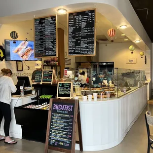 Entrance/order here!