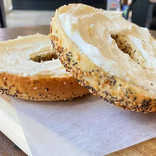 Delicious everything bagel!!