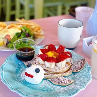 Honu Fruits Pancake (regular size) and Classic Lemonade (bottom) Smoked Salmon &amp; Avo Egg Benedict and Morey's Blend coffee (top)
